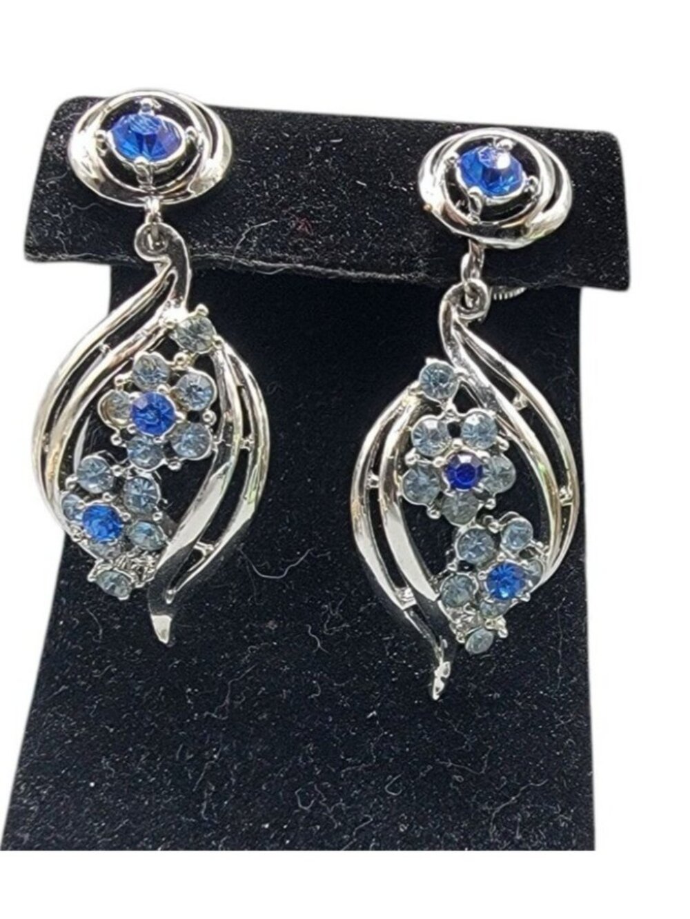 Coro Vintage Dangling Screwback Earrings Multi Blue Silver Tone Signed